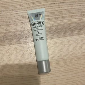 It cosmetics your skin but better primer
